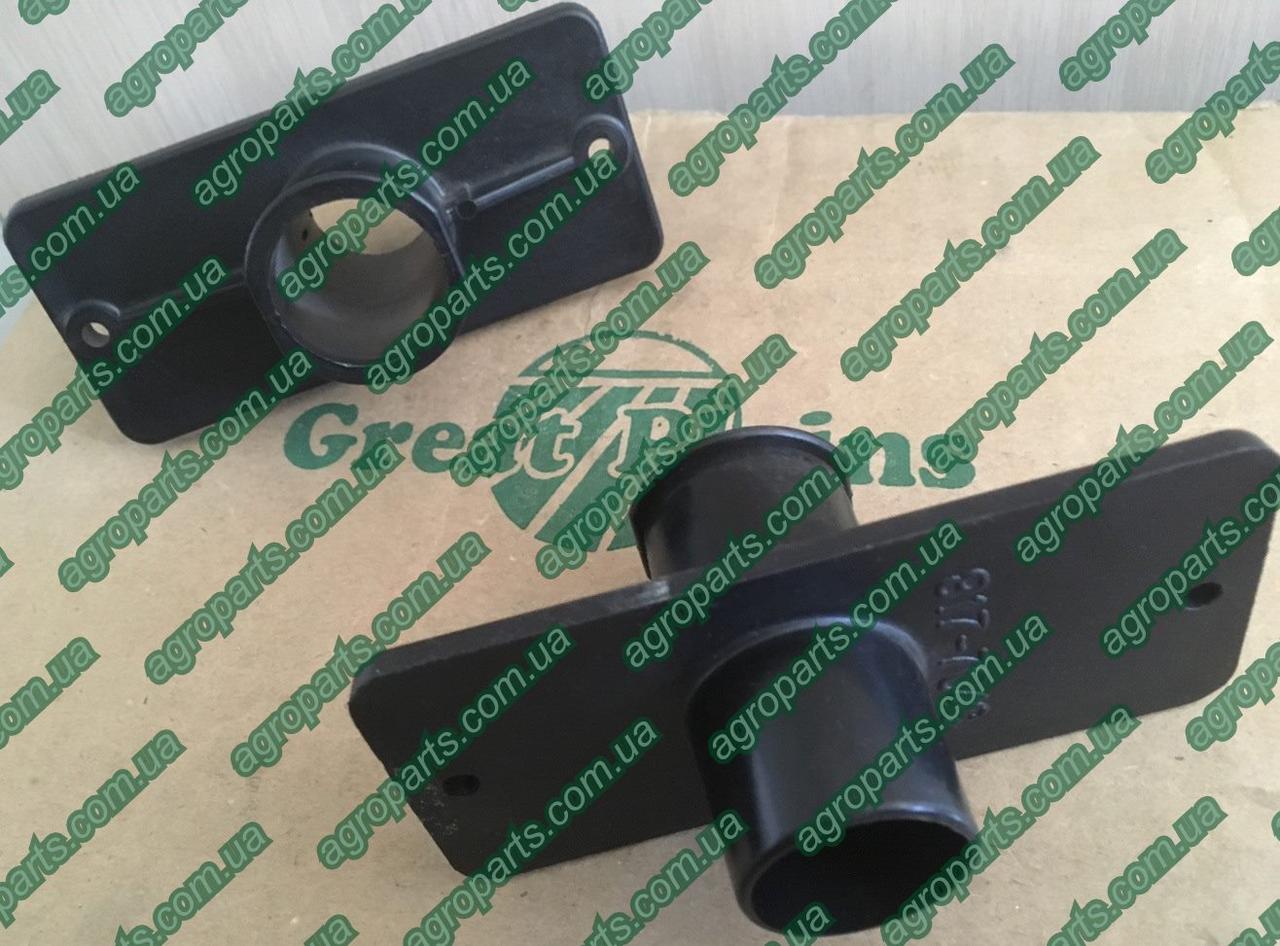 Кришка 817-704C насіння дроту запчастини Great Plains SEED TUBE CAP вставка зернопроводу 817-704с