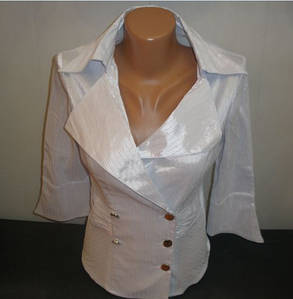 Блуза з відкладним вороником 48