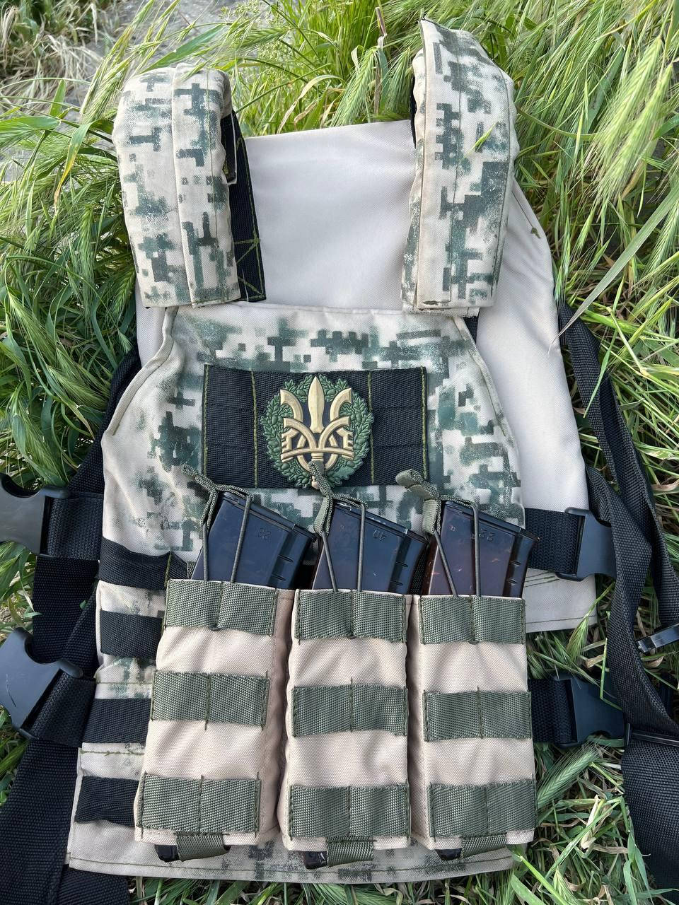 

Подсумок для магазина Тройной АК Cordura 600 Койот стропа хаки на MOLLE