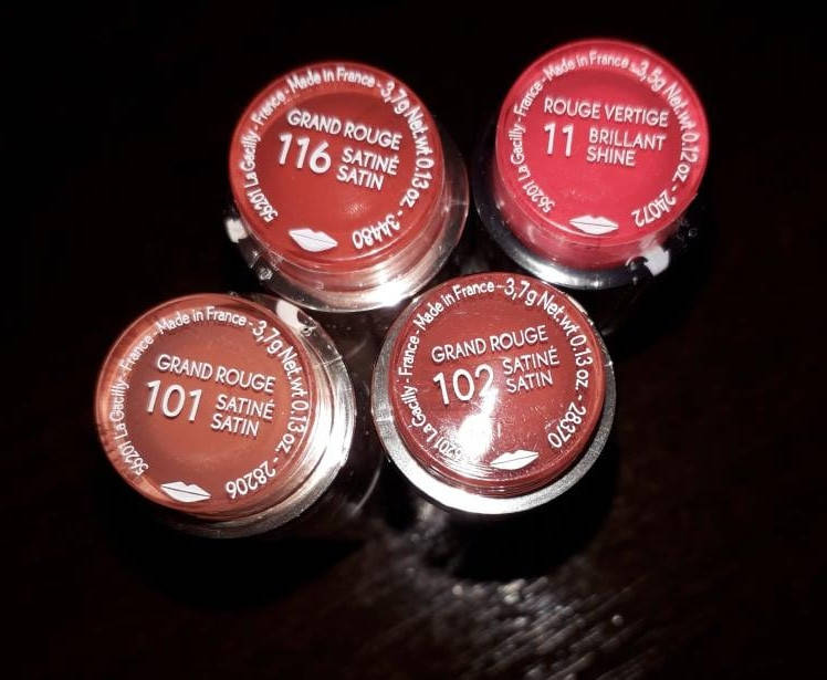 

Губная помада серии Гранд Руж Grand Rouge, оттенки 102, 112 Ив Роше