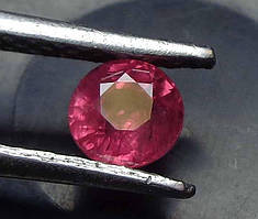 Рубін натуральний природний в асортименті розмір та колір 3мм 0.11 карат