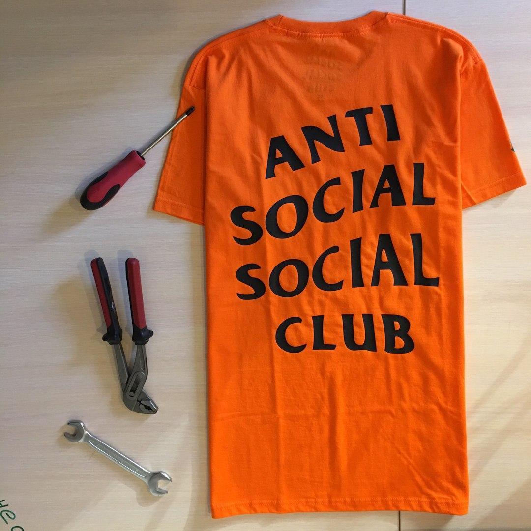 Футболка Undefeated Paranoid Anti Social social club. Всі розміри в наявності XS