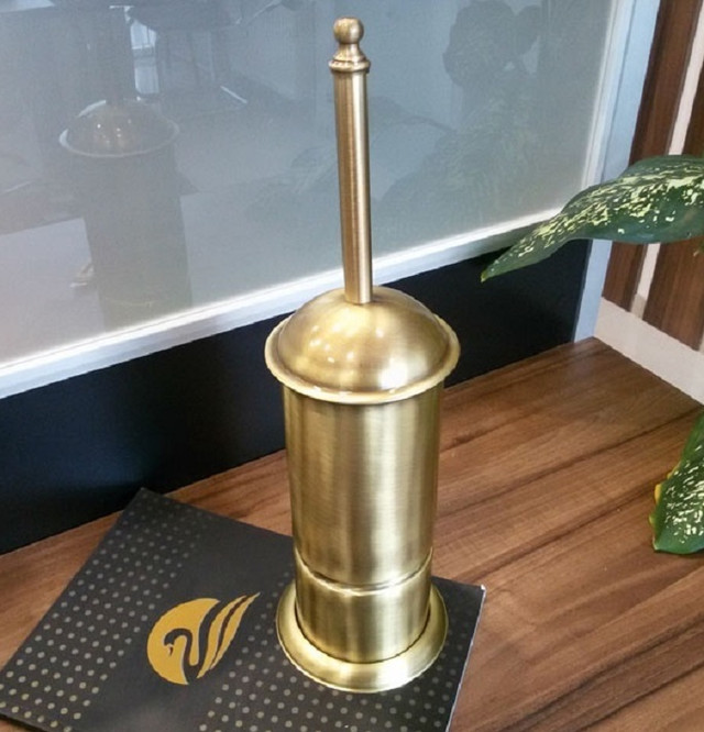 бронзовий туалетний йоржик