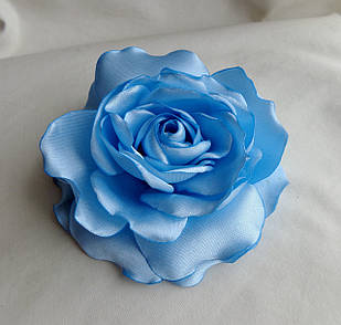 Брошка квітка з тканини ручної роботи "Блакитна троянда"