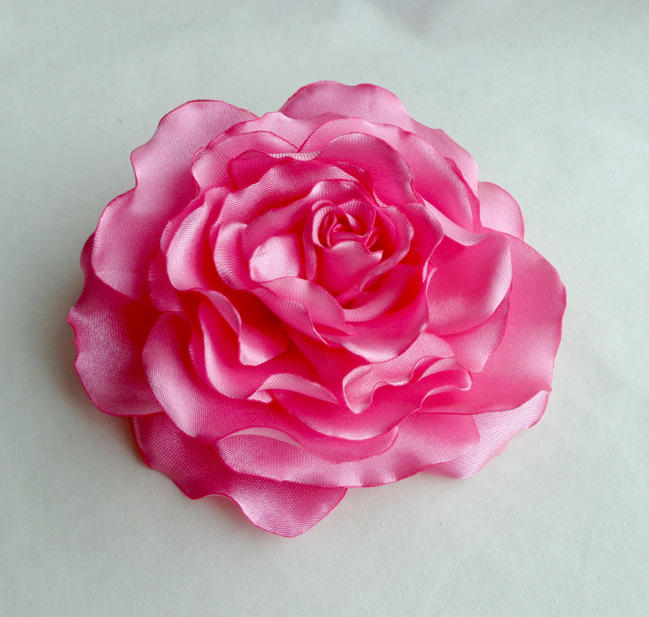 Брошь цветок из розовой ткани ручной работы "Гвоздика Марло" - фото 1 - id-p595061932