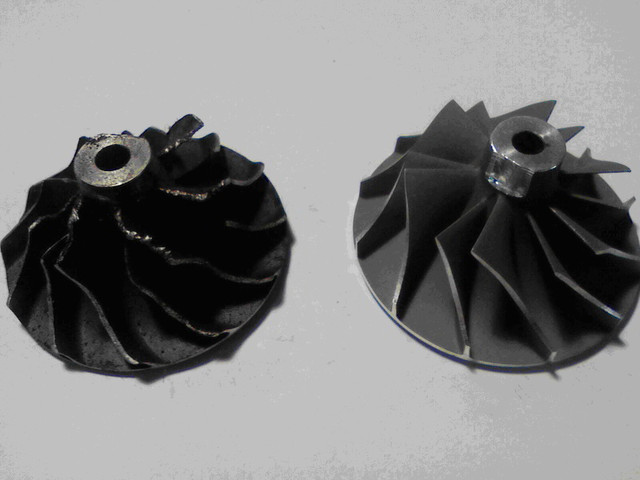 Порушення геометрії колеса компресора з -за зовнішнього механічного впливу (попадання стороннього предмета з боку повітряного фільтра), як наслідок – перевищення допустимого дисбалансу ротора турбокомпресора