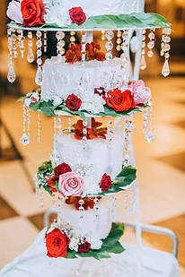 Найкращий і шикарний весільний торт. Підвісний-перевернутий весільний торт Київ. Торт люстра
