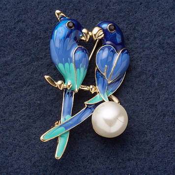 Брошка "Парочка папуг" 5,5х2см блакитна емаль, жовтий метал