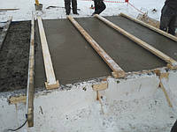 Які бувають труднощі укладання бетонної суміші в умовах холоду
