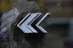 Куточок алюмінієвий 100х40х4мм АД31