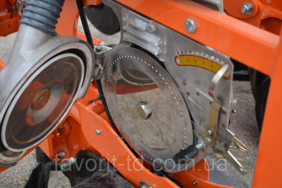 Сеялка пневматическая точного высева VENZA-8 Pro (mini-till