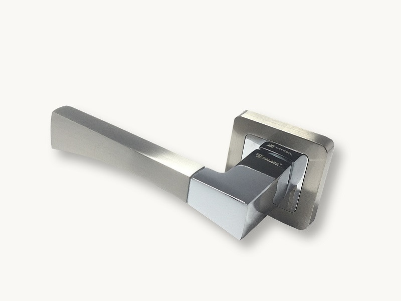 Ручка на розетці Paladii II квадратна SN/CP сатен-хром