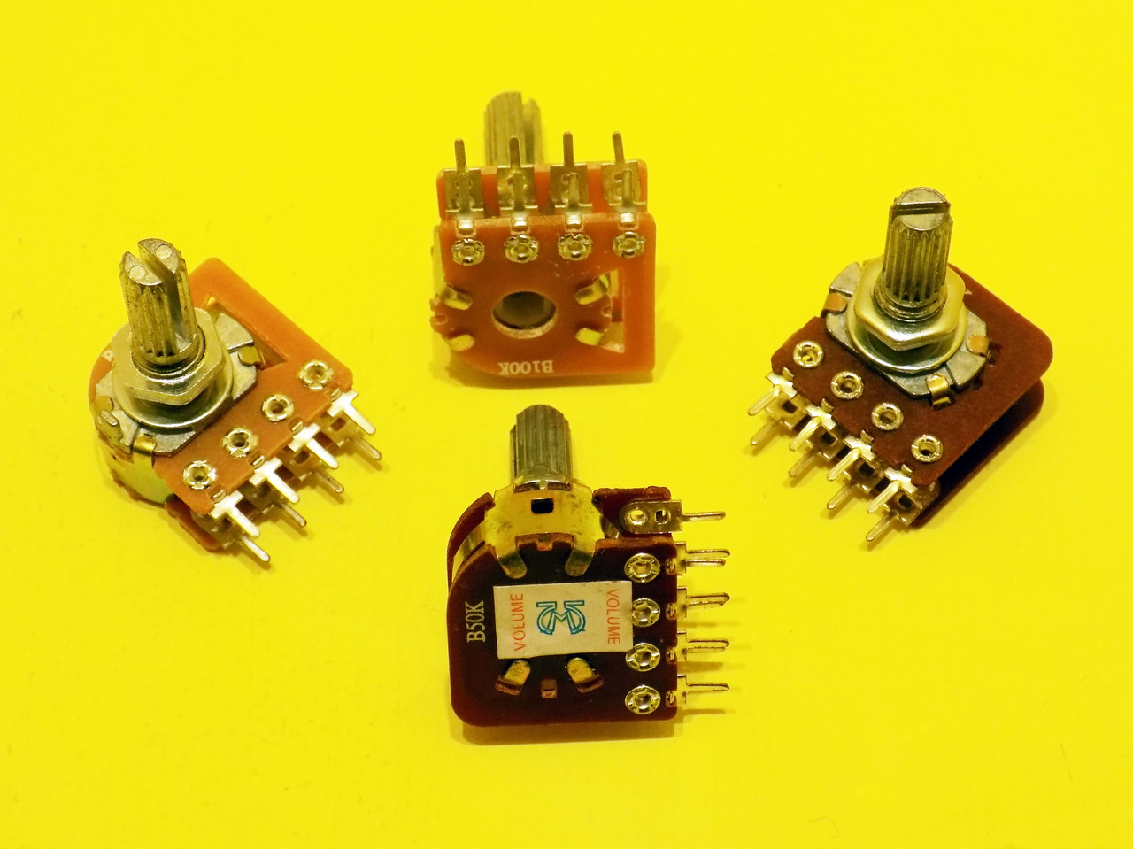 Потенціометр B100k, B50k дворядний 8pin