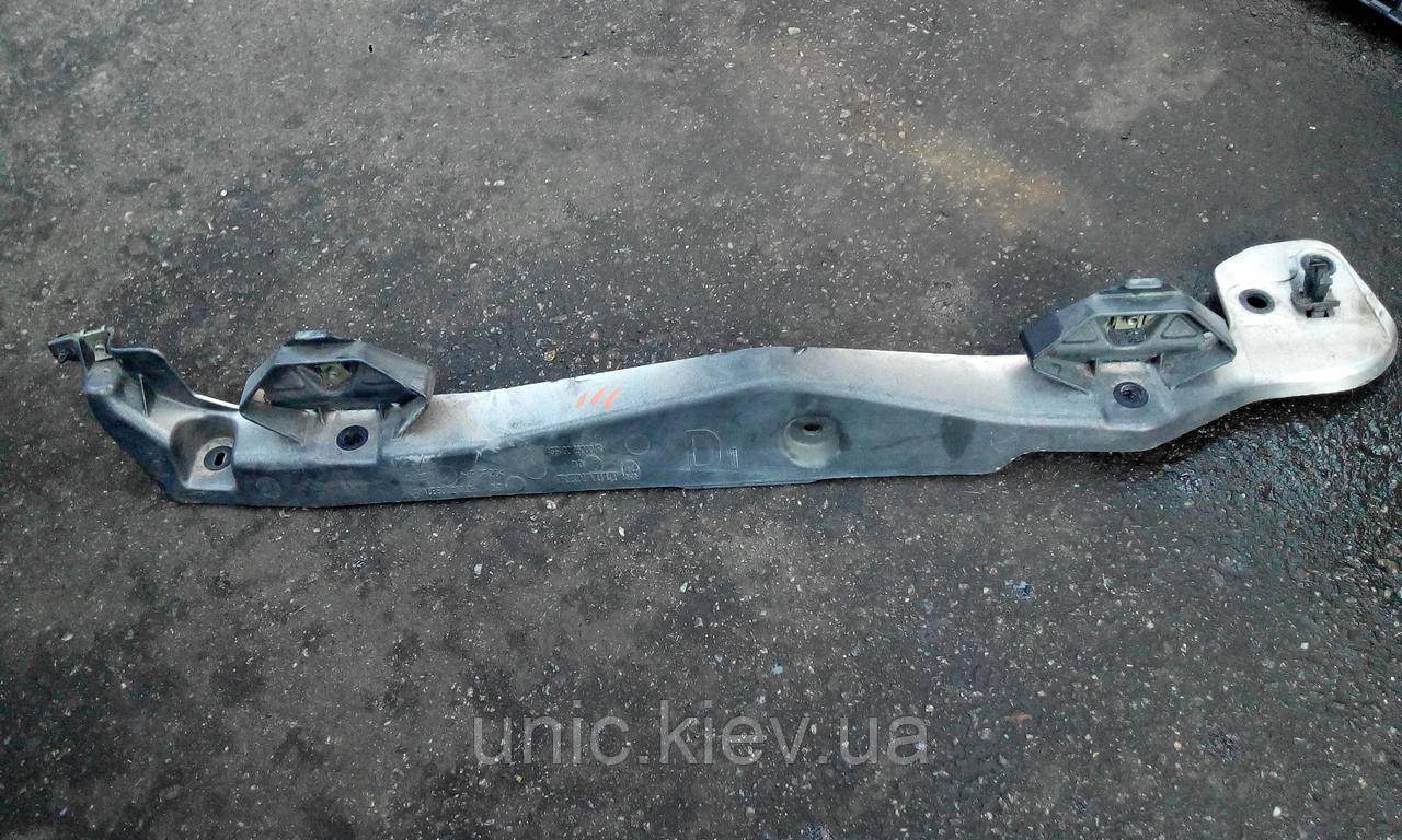 Кронштейн крила переднього правого Рено Лагуна 3 б/в