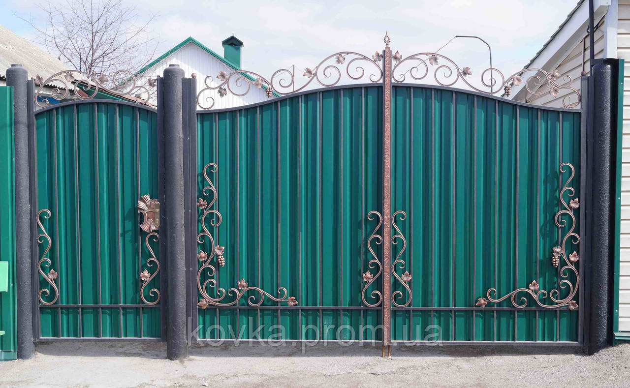 Распашные ворота с ковкой и профнастилом, код: Р-0167 - фото 4 - id-p598562227