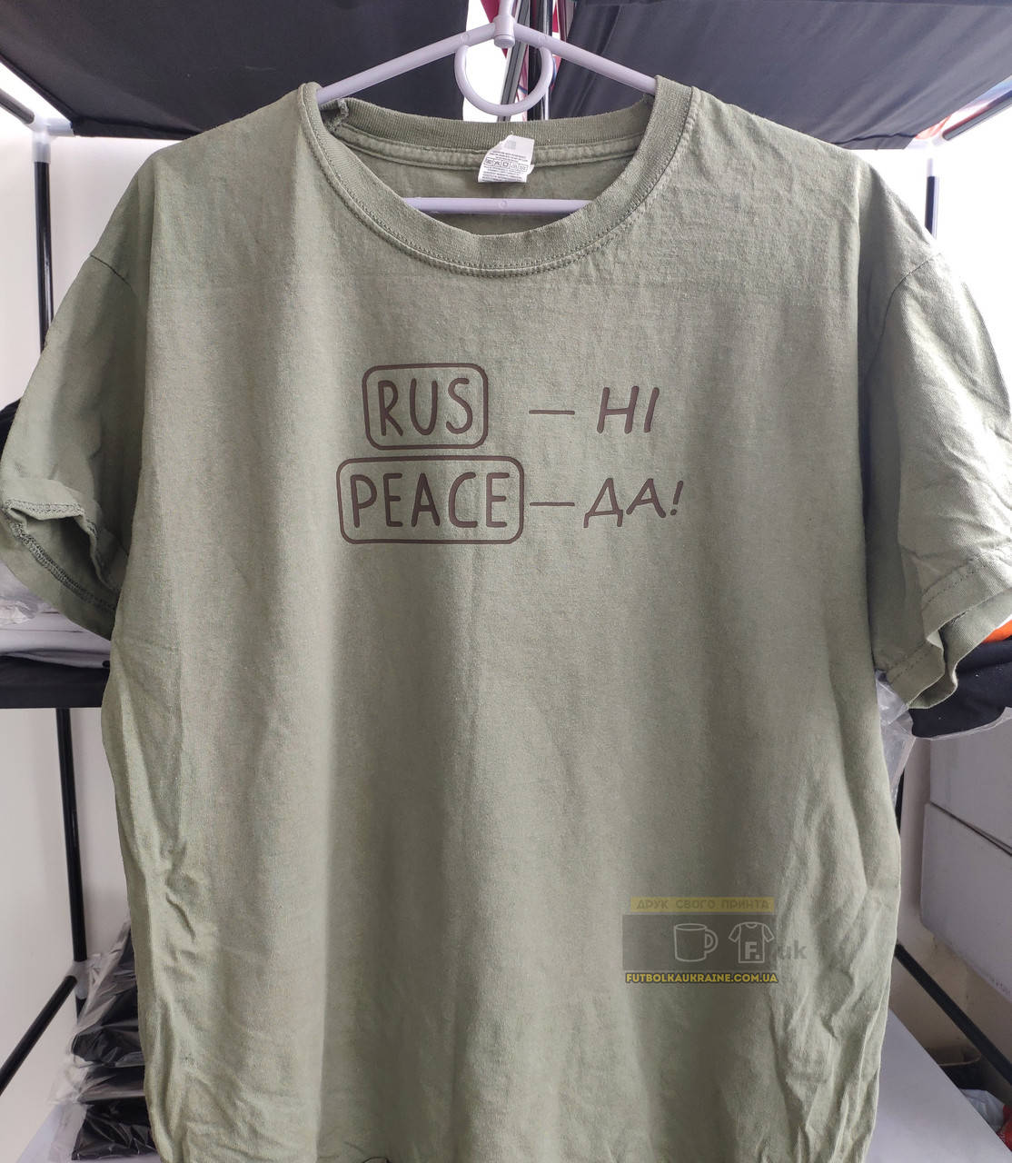 

Футболка олива з принтом "Rus Ні Peace Да"