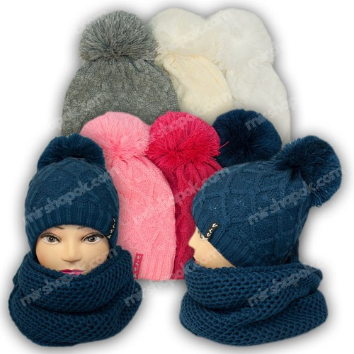 Вязаная шапка и шарф-хомут для девочки