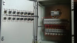 ЯЩИКИ КЕРУВАННЯ АСИНХРОННИМИ ДВИГУНАМИ ( Я5000 )