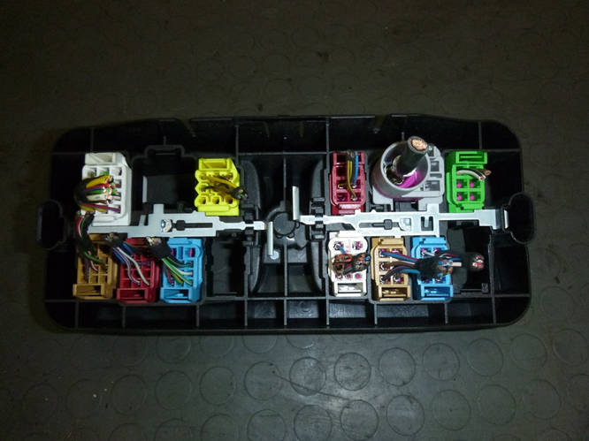 Купить Блок предохранителей (1,4 MPI 16V) Skoda FABIA 1 1999-2007 ...