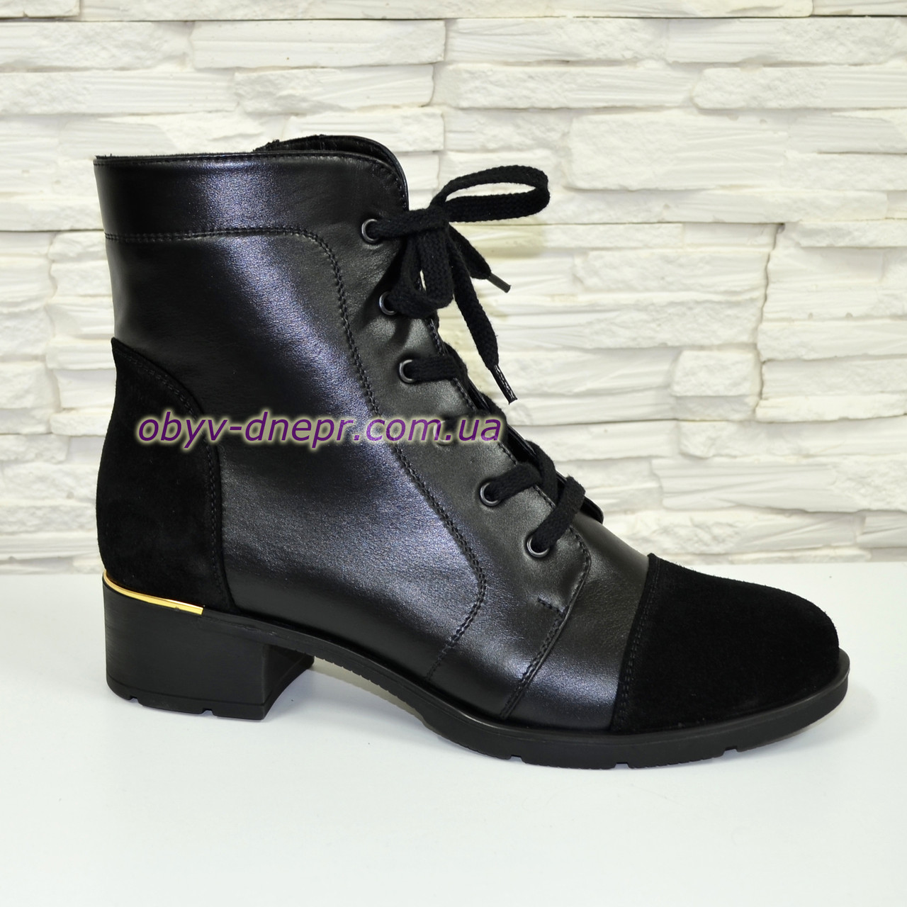 Черевики чорні жіночі шкіряні на підборах, декоровані замшевими вставками, фото 1