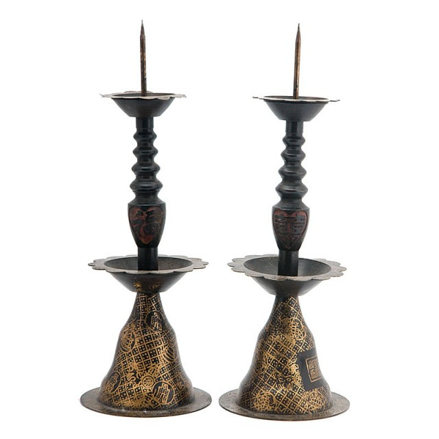 Пара підсвічників з бронзи