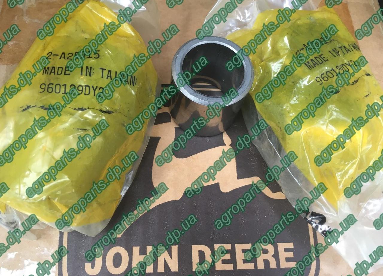 Втулка A25915 SLEEVE, BEARING John Deere bushing корпус подшипника а25915 - фото 1 - id-p601236989