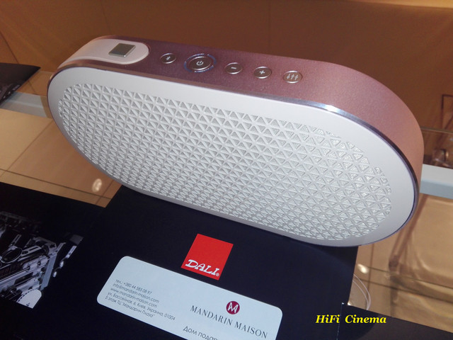 DALI Katch Cloud Gray in Dali Days 2