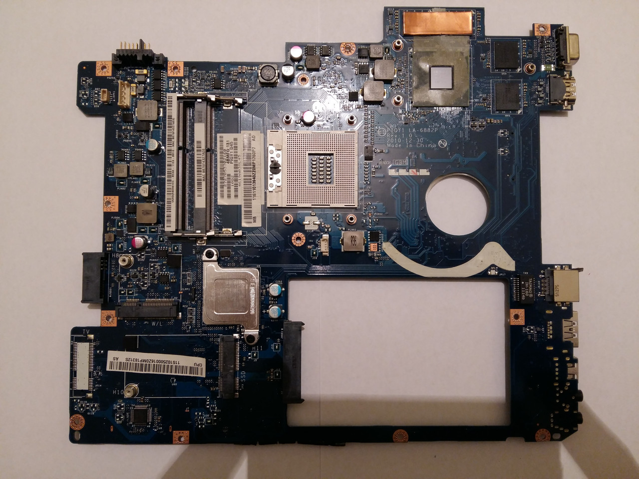 Lenovo Y570 (PIQY1 LA-6882P Rev: 1.0) - Материнська плата