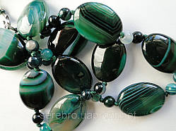 Намисто з красивого зеленого агата