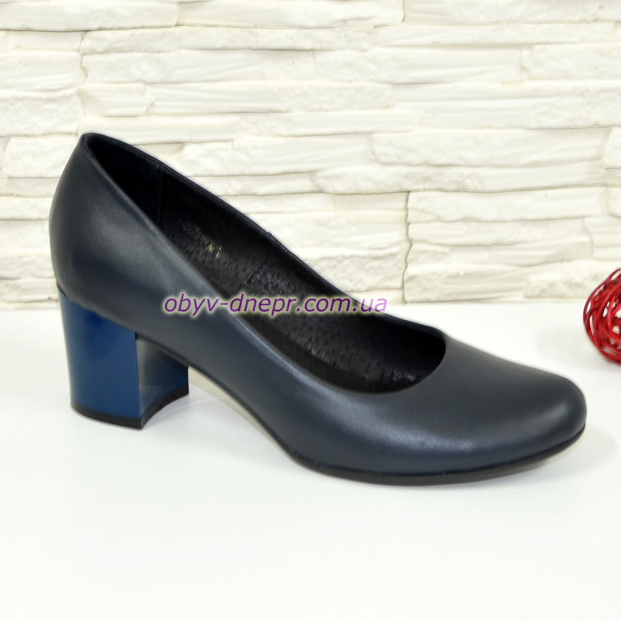 Туфлі жіночі сині шкіряні на невисокому стійкому каблуці, фото 1