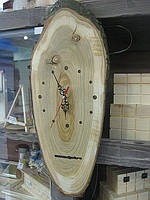 Настенные часы из дерева с циферблатом