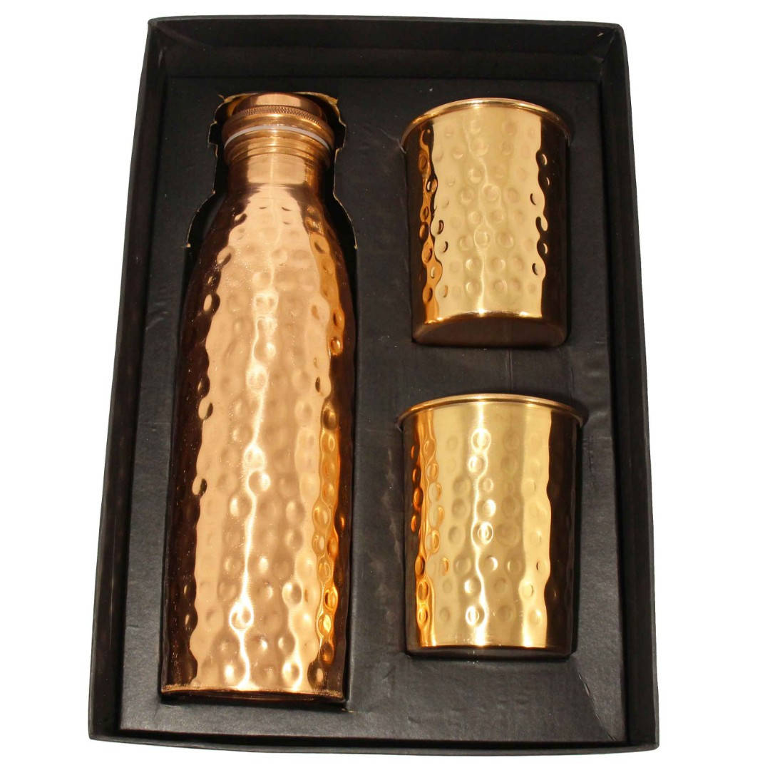 

Медный набор бутылка и два стакана из меди