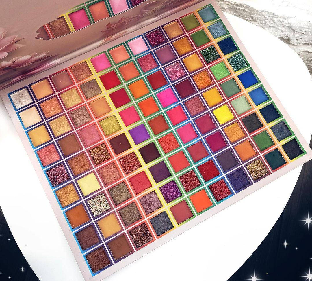 

Тіні для повік Glazzi 99 Colors Eyeshadow Palette