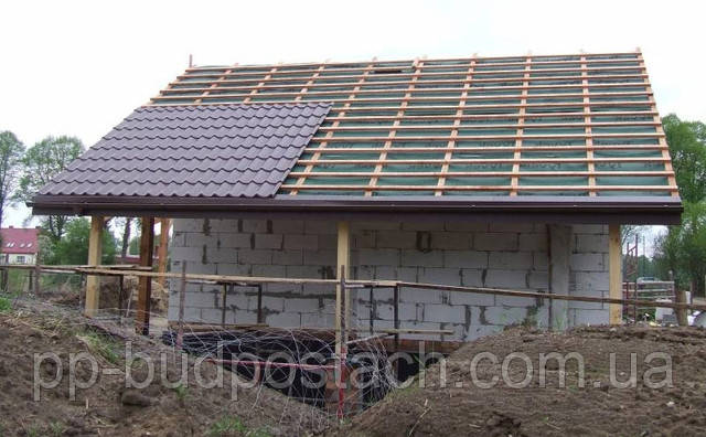 Дах у гаражі.