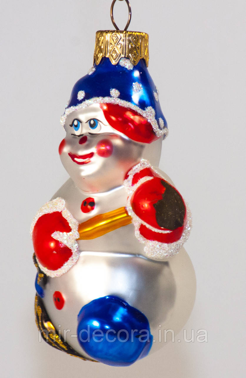 Формова іграшка зі скла Сніговичок із мітлою, фото 1