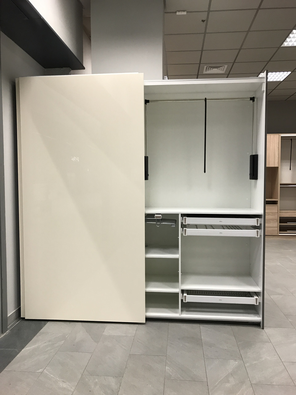 Шафа купе на замовлення Hettich V33