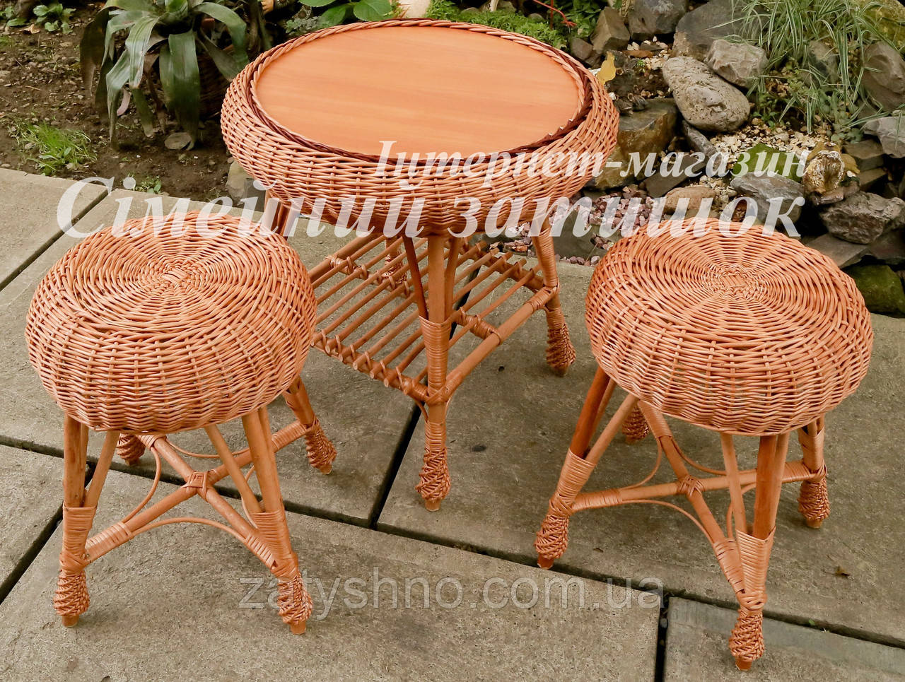 Меблі плетені з журнальним столом