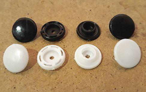 Кнопка пластикова 12 мм Чорна (50 шт.)