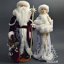 Фігурка Дід Мороз під ялинку 53 см у бордовій шубі з білим візерунком 0455, фото 3