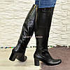 Чорні шкіряні ботфорти на стійкому каблуці, декоровані лакової вставкою, фото 6