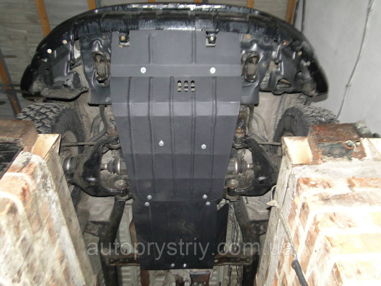 Захист КПП Toyota Hilux (2004-2015) V - 2.5D, 3.0D; МКПП