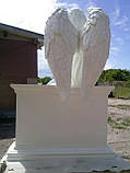 Пам'ятник у вигляді ангела на тумбі з литого каменю, фото 4