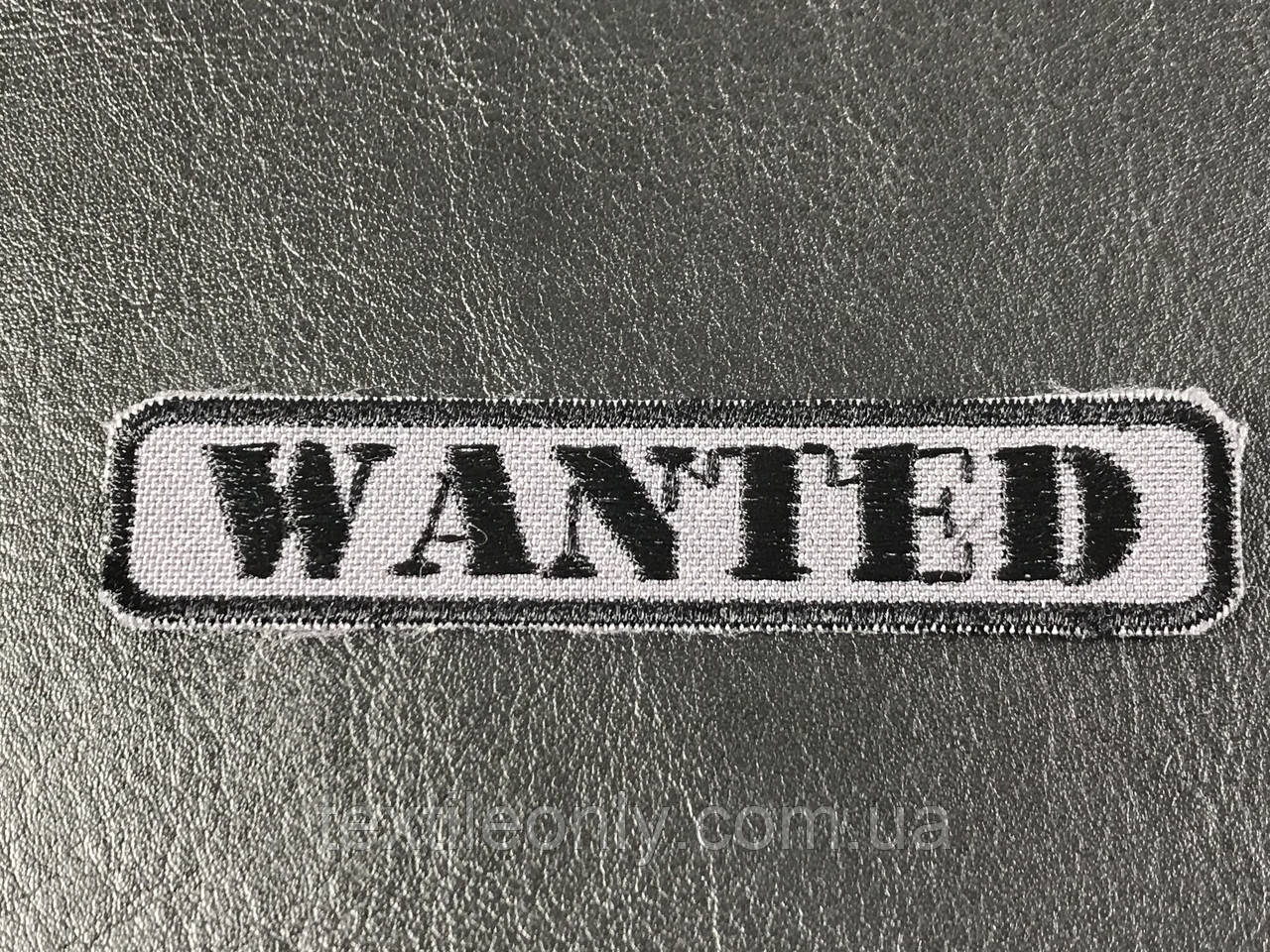 Нашивка wanted колір сірий 80x17 мм