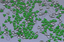 Украшение для ногтей - треугольник (50 штук в пакетике) Цвет: зеленый