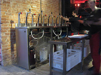 Система распределенных станций пивного розлива в ресторане ПРАВДА, Львов, 2015 год 2