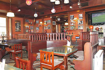 Столики самообслуживания в ресторане Galway Pub, Тбилиси, 2013 год 1