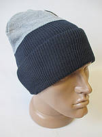 Чоловічі двоколірні шапки.
