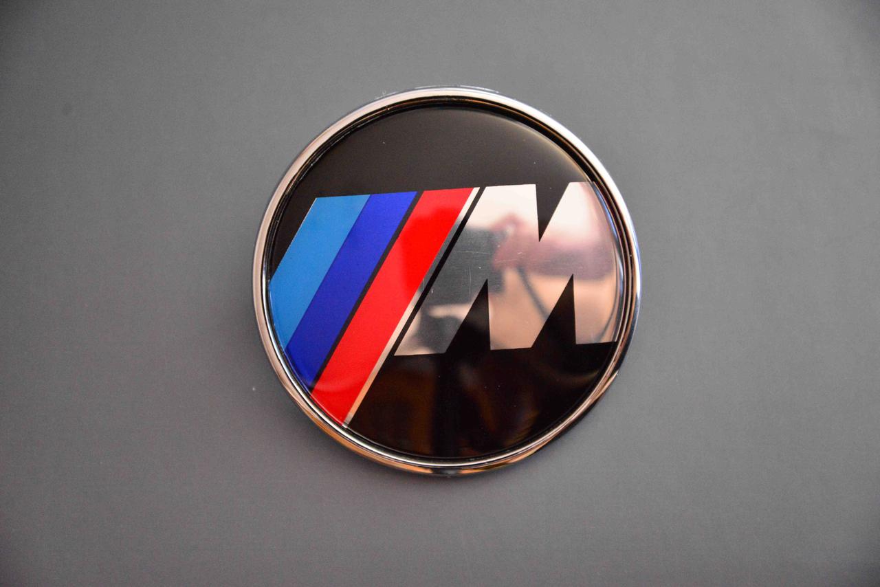 Емблема логотип BMW M M power БМВ М 74 мм на капот багажник