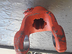 Виделка карданного вала під хрестовину 27х70 6 шліців. Вилка на кардан ВОМ