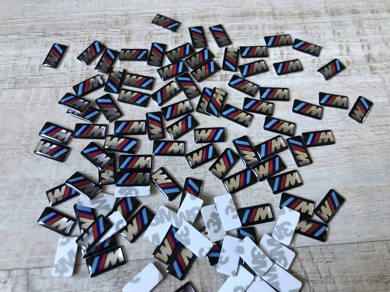 

Эмблема BMW M на диски M, самоклеящиеся